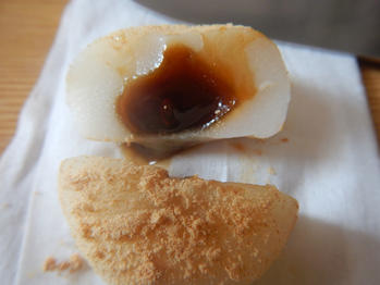 あわしま堂 黒蜜きなこ団子