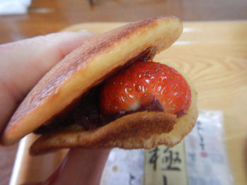 いちご どら焼き