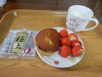 いちご どら焼き