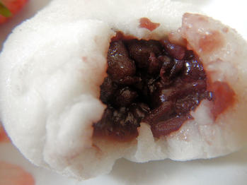 あわしま堂　大福　いちご