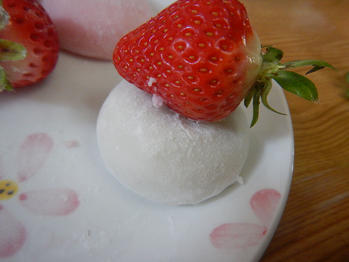 あわしま堂　大福　いちご