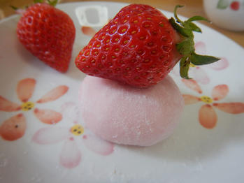 あわしま堂　大福　いちご