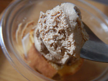 丸福珈琲店　クリームカステラ